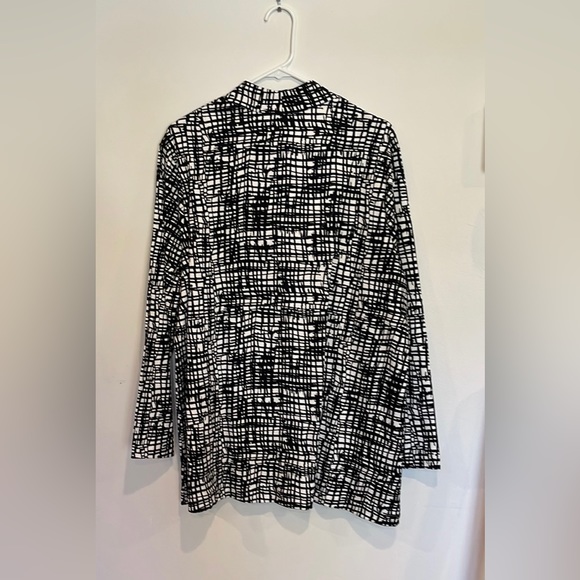 Chico’s Ladies Tunic, Black and White Stretch Knit, size XXL (4) - Picture 7 of 9